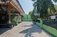 Hotel Wisata Ziarah Sunan Bonang Syariah Mitra RedDoorz