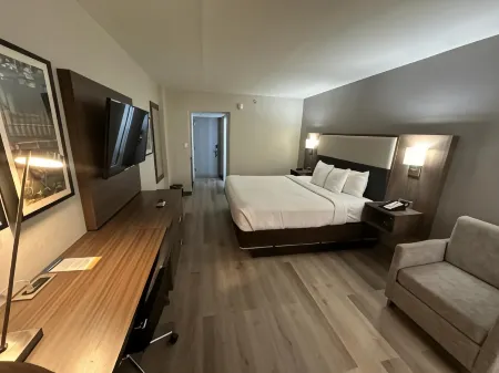 Comfort Inn Отели рядом с достопримечательностью «Кафедральный собор Крисчен Гроут»