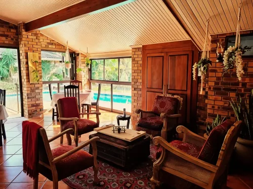 Barnstormers Rest - Pools