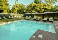 Viktoria Palace Hotel - Infinity Pools