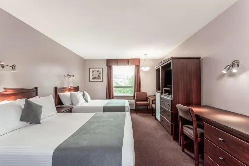 Super 8 by Wyndham Lake Country/Winfield Area Hotels in Regional District of Central Okanagan