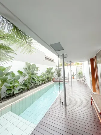 Wallts House - 4 Bed Rooms, PS 4 & Private Pool in Bandung Timur Отели рядом с достопримечательностью «Таман Гейсибу Мини»
