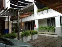 Millinov Boutique Hotel Các khách sạn gần Kolam Ikan