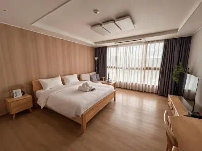 D' Heights Monterrace Lake Condo - Clark Hotel a 