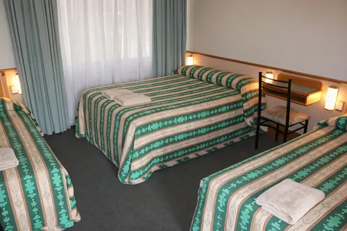 Hermitage Motel - Parking