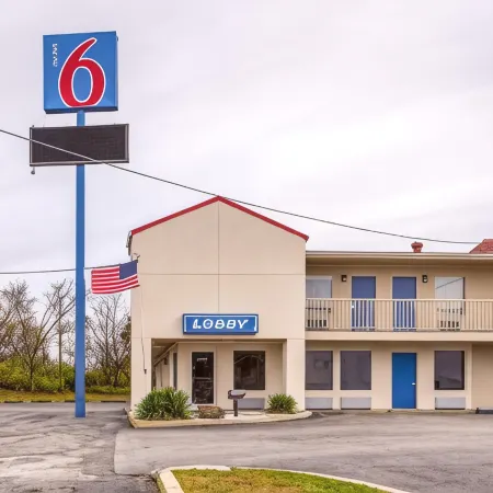 Motel 6 Mount Vernon, IL