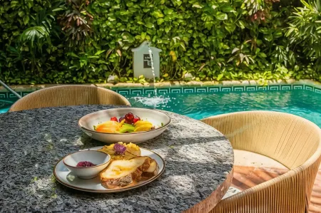 Hotel Casa la Mantilla by Faranda Boutique Отели рядом с достопримечательностью «Torre del Reloj»