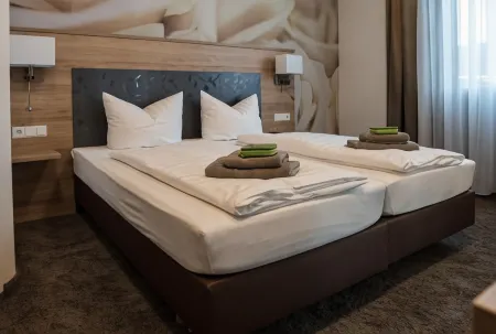 Outlet Hotel Отели в г. Метцинген