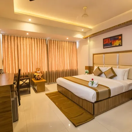 Grand Plaza Suites
