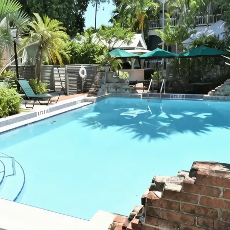 Simonton Court Historic Inn & Cottages