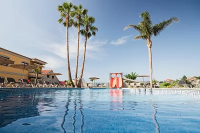 Apartamentos Atlántico Resort Hotels near Praia de Major