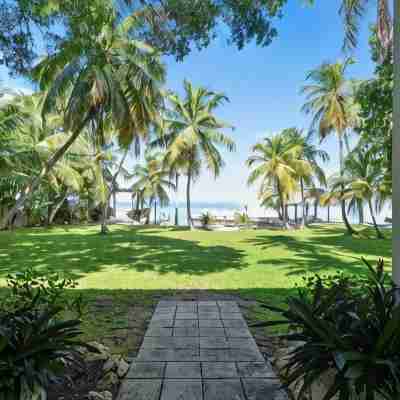 Gorgeous Dockage and Panoramic Bay Views - Luxurious Tropical Retreat Hotel Exterior