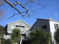 Sundeck, an inn where you can stay with your pet Hotel in zona Tanjoji