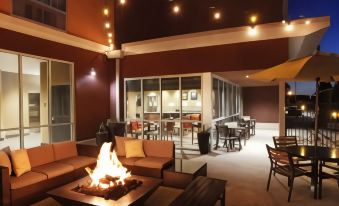 DoubleTree by Hilton West Fargo Sanford Medical Center Area