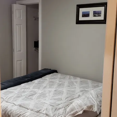 Cozy cottage in Warwick's West Bay Отели в г. Уорик