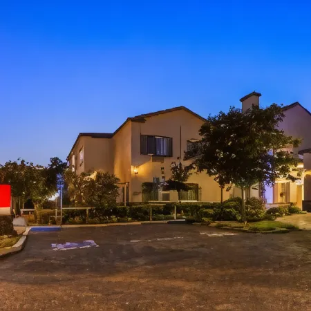 Best Western Plus Route 66 Glendora Inn