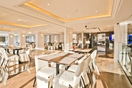 Sandri Palace Hotel Отели в г. Итажаи