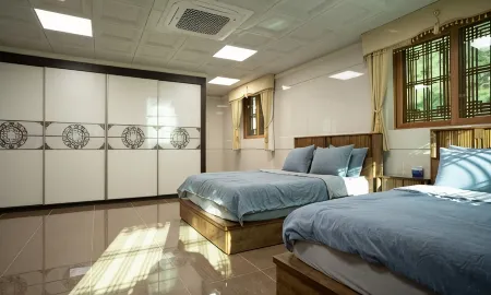 Sangju Cheonghwasan Hanok Pool Villa Pension