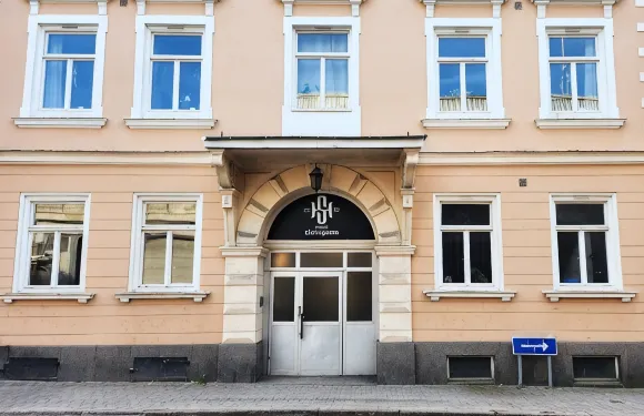 斯洛茨加坦酒店