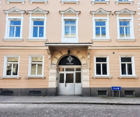 Hotell Slottsgatan Отели рядом с достопримечательностью «Pride kyrka»