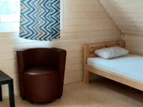 Gemütliches Holzhaus mit Garten nah am Wasser, Hundefreundlich 波利採縣酒店