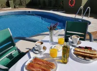 Hostal Castellverd - Beach