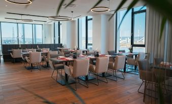 Frames Hotel GmbH - Housity