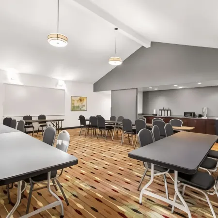 Best Western Luxbury Inn Fort Wayne