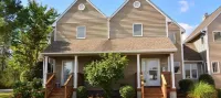 Family Friendly Townhome in desired Stewards Watch Community- 5mins to the beach