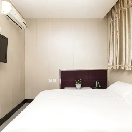 Holiday Yizhan Chain Hotel (Mudanjiang West No.4 Branch)
