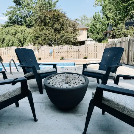 Newly Renovated with Heated Pool, Close to Cws,Sleeps 12