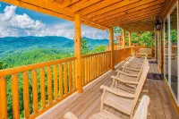 5 Miles to Gatlinburg! Indoor Heated Pool/ Theater Room/ Hot tub/ Amazing Views! - Private Pools