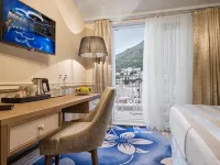 Grand Hotel Slavia Hotels near Archaeological Collection