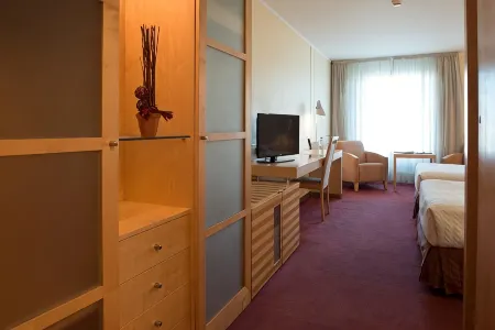 VIP Executive Entrecampos - Hotel & Conference
