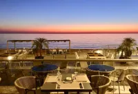 Waves Hotel