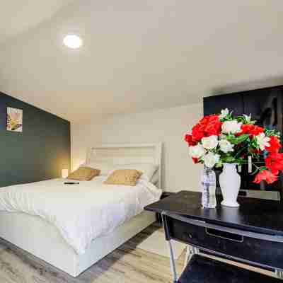 Cosy Luxury studio cabin centrally located in Crayford, Greater london. Rooms