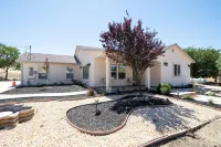 Semi secluded retreat/ remote office/City escape. A getaway On 100 acres ranch <br> - balcony