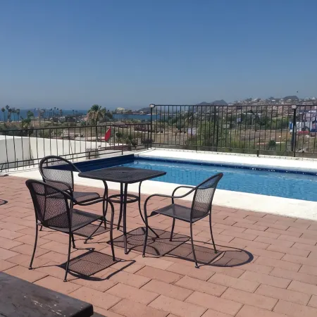 Los Jitos Hotel & Suites