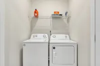 Greer Charm: Pet-Friendly 2BR with Fire Pit