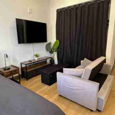 Optimum - Downtown Oasis! Rooms