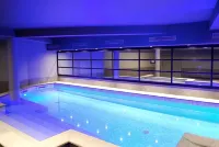 Hotel le Cinq Hyper - Centre - Pools