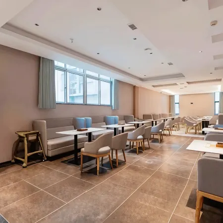 Yizhi Hotel (Changsha Wanjiali Square Mawangdui Metro Station)