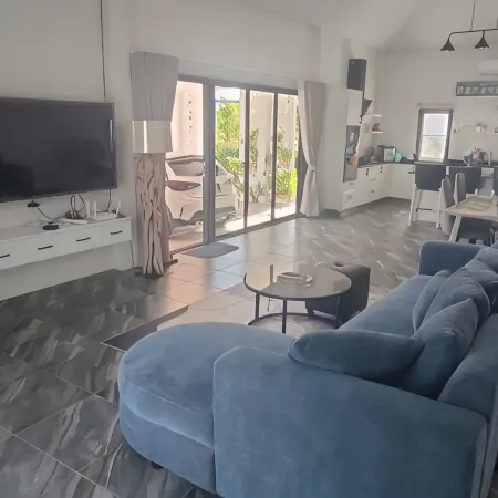 avipoolvilla.cnx