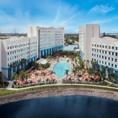 Universal’s Endless Summer Resort – Surfside Inn and Suites Hotels near Blue Man Group