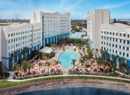 Universal’s Endless Summer Resort – Surfside Inn and Suites
