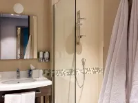 Hampton by Hilton Rome East Hotels near Giovan Battista Pastine International Airport