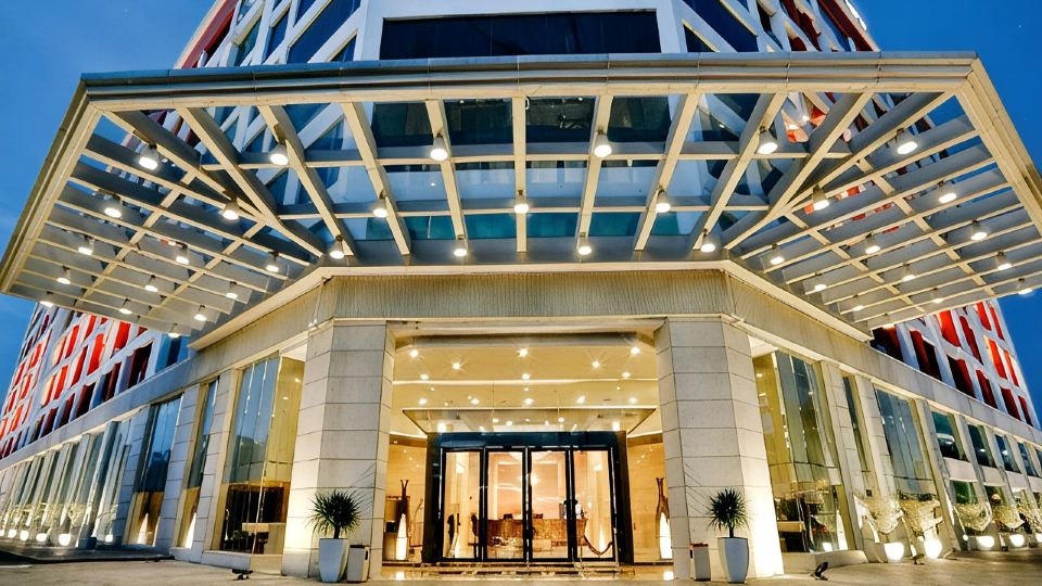 Royale Signature Hotel