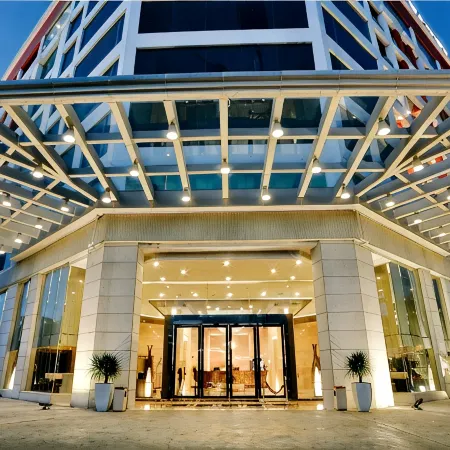 Royale Signature Hotel
