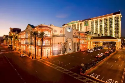 The Orleans Hotel & Casino Hotel a 