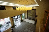 โรงแรมฮอลิเดย์ นายา เจิ้งซวี่